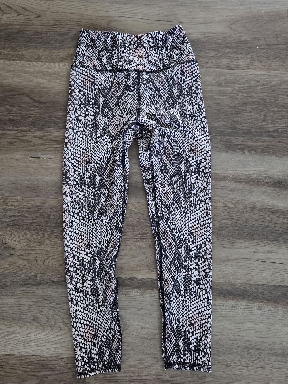 Evolution And Creation The Jinni Legging Snake Animal Print Pink Black White S